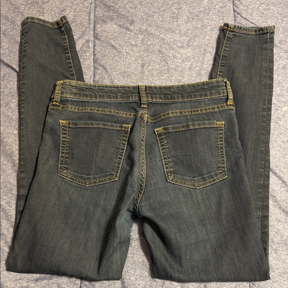 Premium Women's Skinny Jeans - Picture 2 of 6